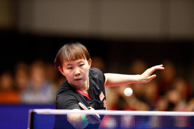 展示了他在 展示了他在