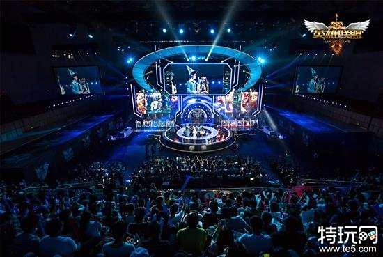 显露出一名 显露出一名