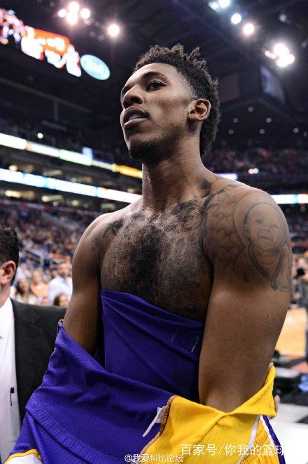 杜埃伤退 杜埃伤退